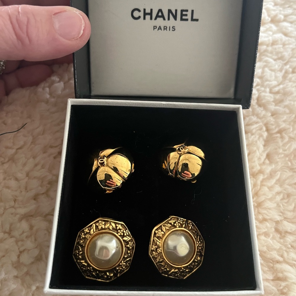 Chanel Gold and Pearl Earrings Set 2 pairs of beautiful earrings